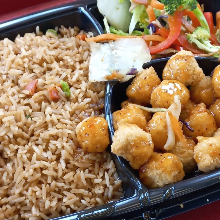 review photo of Sarku Japan Bento Tangerine Tofu Apanado shared by @milenaq on 02 Nov 2022 - review