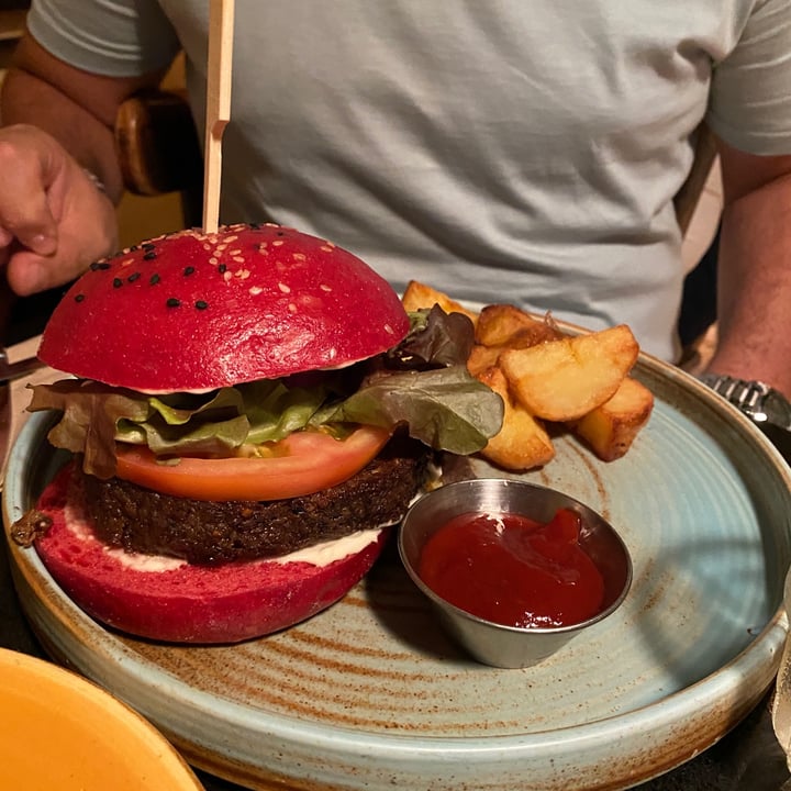 photo of Meshek Barzilay Burger shared by @valeriaait on  30 Jul 2020 - review