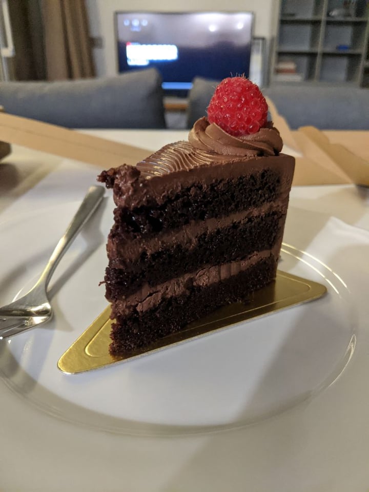 photo of Privé Keppel 85% Dark Chocolate Cake shared by @danh on  07 Apr 2020 - review