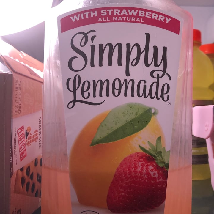 photo of Simply Simply Lemonade with Strawberry shared by @jessdobrin on  28 May 2022 - review