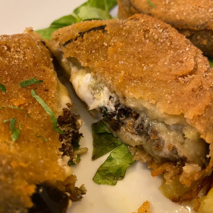 photo of Status Quo Cordon bleu di melanzane shared by @giuliaghil on  23 May 2022 - review