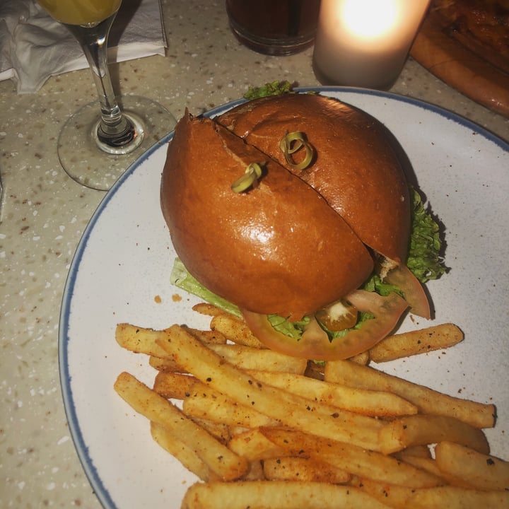 photo of Harry's Dempsey Hill The Impossible Burger shared by @yashikabansal on  21 May 2020 - review