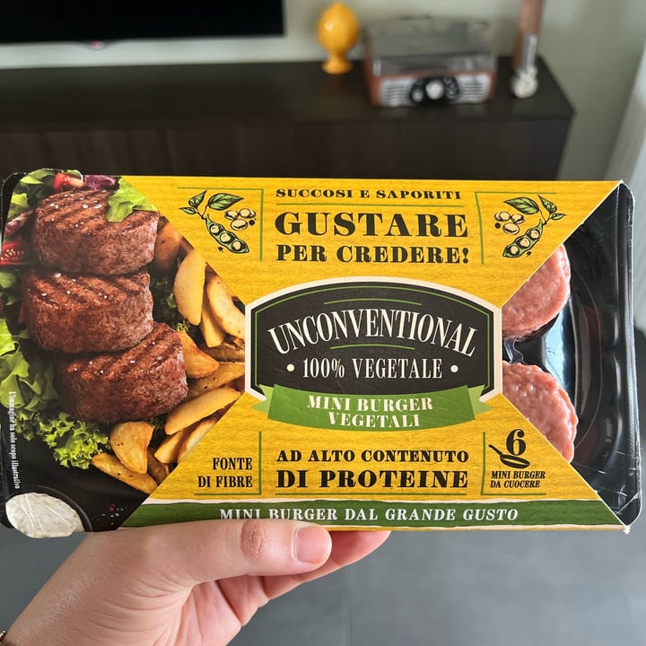 photo of Unconventional Plant Based Mini Burger shared by @vviola on  08 Apr 2022 - review