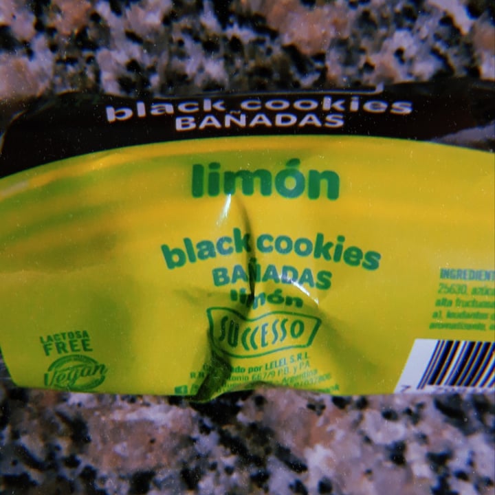 photo of Successo Black cookies bañadas relleno de limon shared by @nanicuadern on  09 Dec 2022 - review