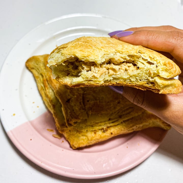 review photo of Panadería rockss vegan bakery Pastel de No pollo shared by @veganosrecomiendo on 04 Apr 2021 - review