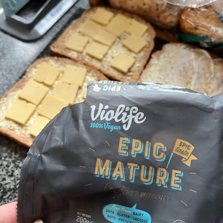 review photo of Violife Epic Mature Cheddar Block shared by @shitakimushroom on 16 Jan 2022 - review