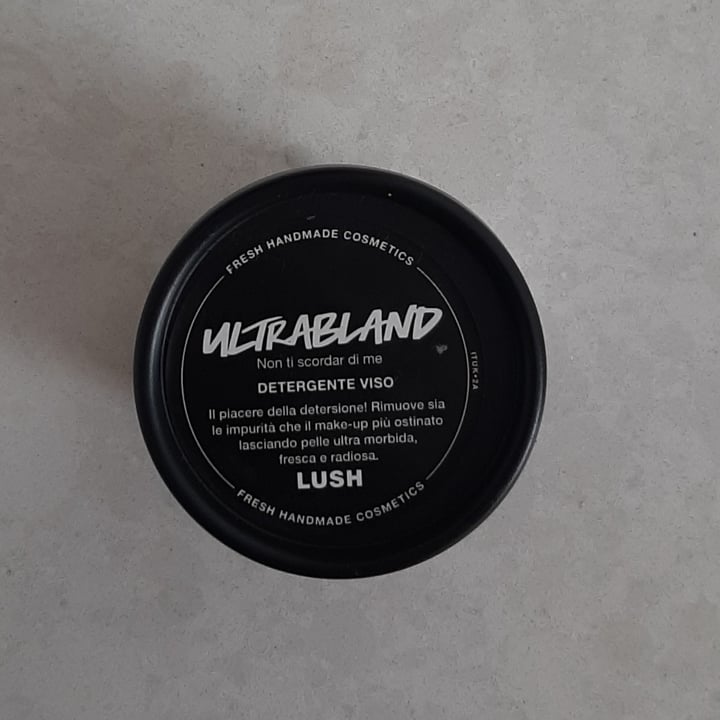 photo of LUSH Fresh Handmade Cosmetics Ultrabland Facial Cleanser shared by @9esme2 on  02 Apr 2022 - review