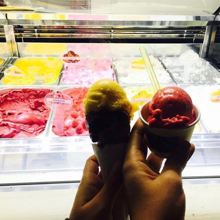 photo of L'Osteria Düsseldorf Jahnstraße Sorbet shared by @kajolsethia on  15 Apr 2021 - review