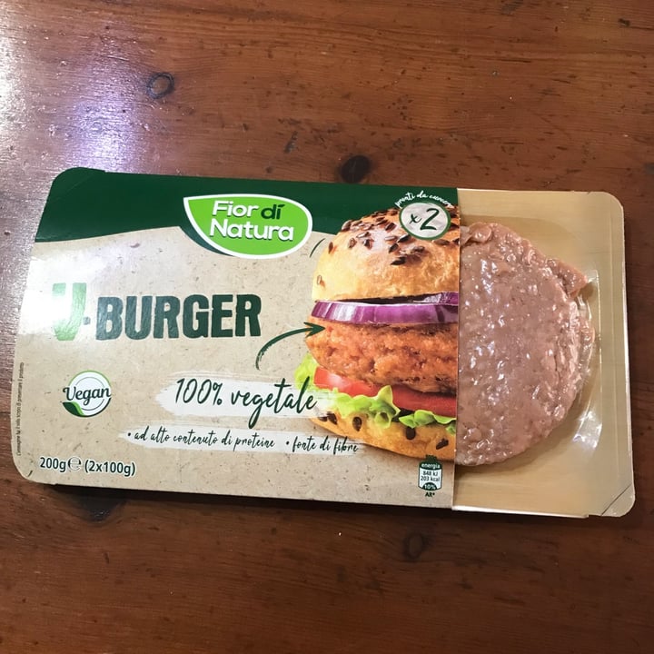 photo of Fior di Natura V-Burger shared by @martinacane11 on  12 Nov 2021 - review