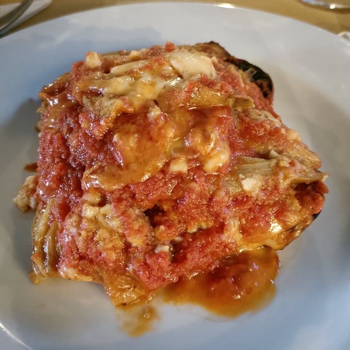 photo of Io Veg Parmigiana di melanzane shared by @lunamariacrocco on  04 Jun 2022 - review