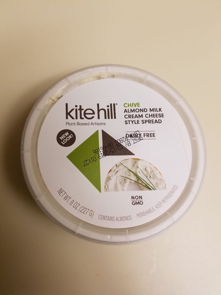 photo of Kite Hill Cream Cheese Alternative Chive shared by @missilsa on  22 Nov 2019 - review