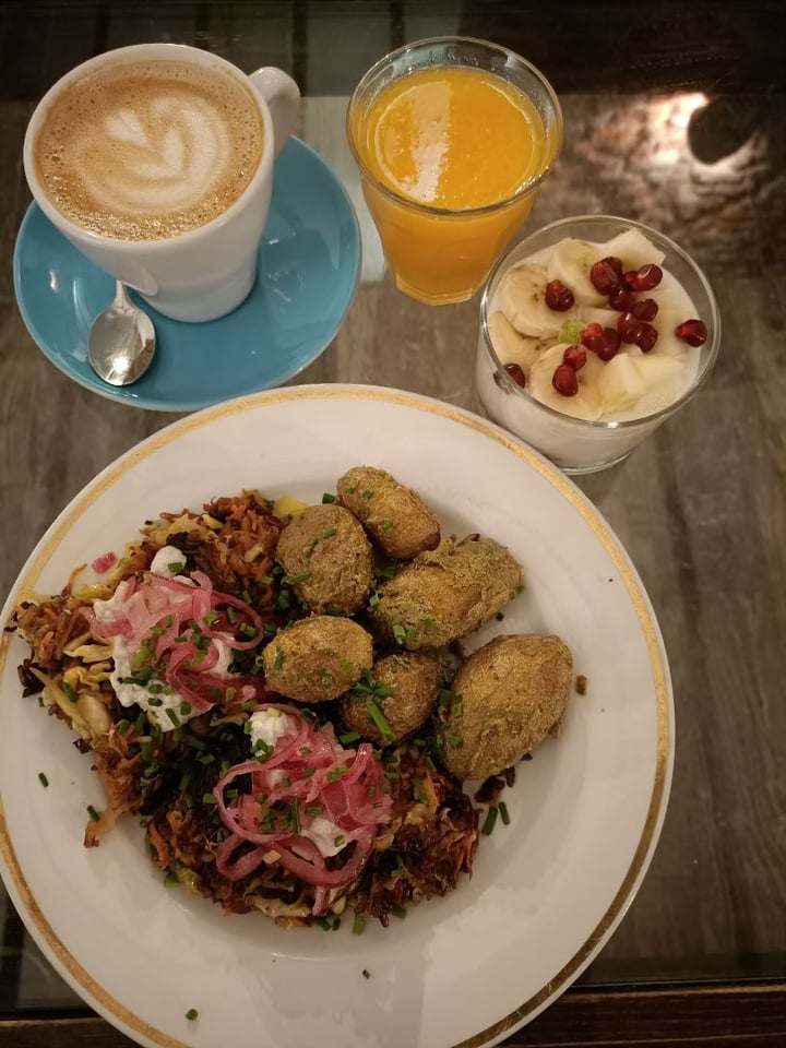 photo of La Colectiva Café Brunch Okonomiyaki shared by @hannahveganamadrid on  06 Mar 2020 - review