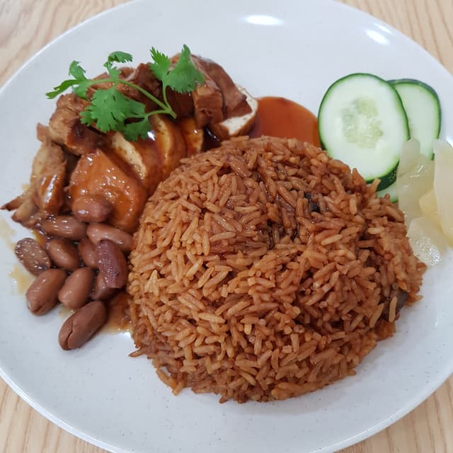 Foto do prato “Yam Duck Rice 芋頭鴨飯”