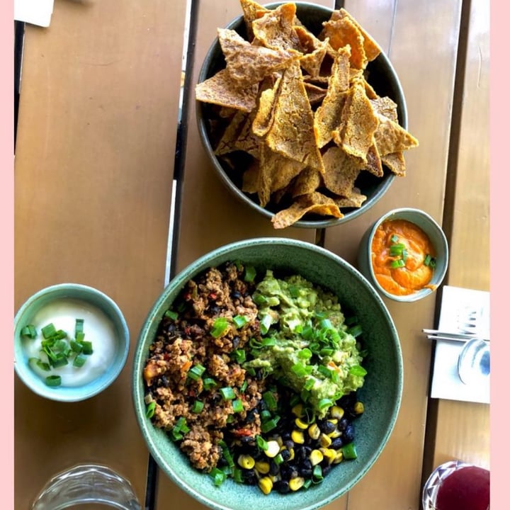photo of Let it V - Vegan Sushi Big Nachos shared by @notsol on  18 Jan 2022 - review