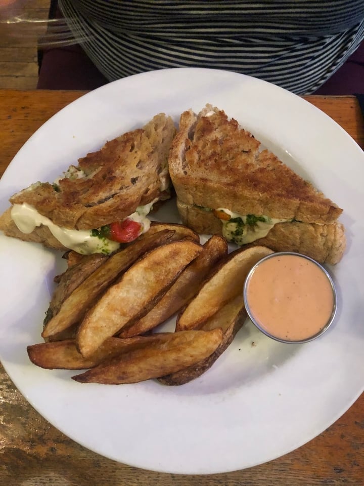 photo of Rise Above Pesto Grilled Cheese Sandwich shared by @ironicallyhamm on  18 Oct 2019 - review