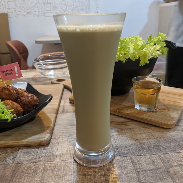 photo of nomVnom Bistro Hojicha Latte shared by @shawneofthedead on  15 Nov 2020 - review