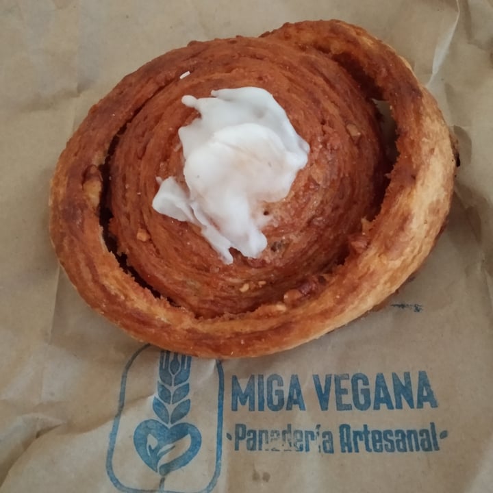 photo of Miga Vegana Rol De Canela Con Nueces shared by @maravwn on  15 May 2021 - review