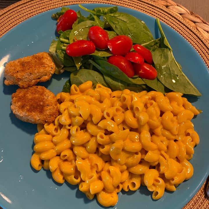 photo of Daiya Bacon and Cheddar Deluxe Cheezy Mac shared by @paugonzalezca on  11 Aug 2020 - review