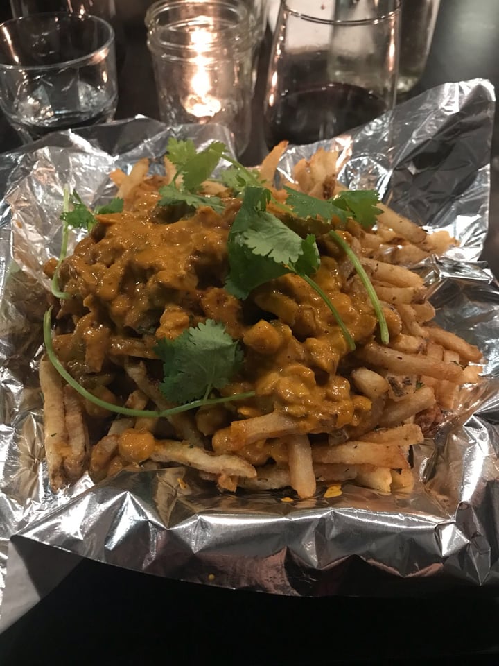 review photo of Earth to Table: Bread Bar Chana Masala Fries shared by @emilyanne on 06 Jan 2020 - review
