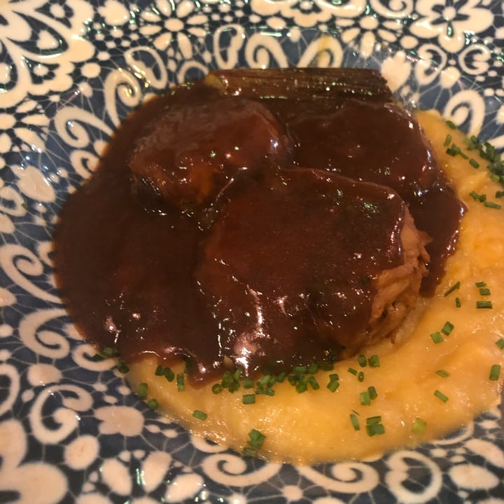 review photo of Hakuna Matata Veggie No rabo de toro shared by @veganningbetter on 14 May 2022 - review