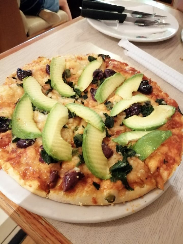 photo of Panarottis Clearwater Mall Vegan pizza (with spinach, olives and Avo) shared by @tessveg on  28 Apr 2019 - review