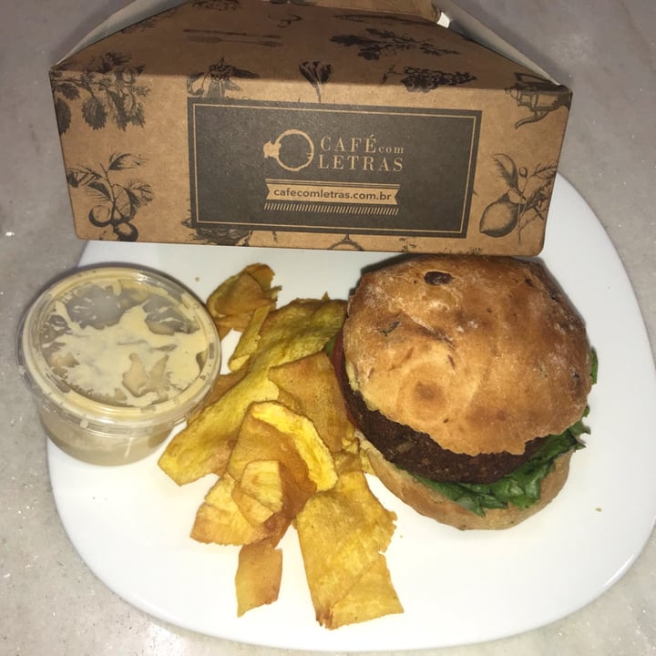 review photo of Café com Letras Hamburguer de grãos shared by @danimagalhaes on 20 May 2022 - review