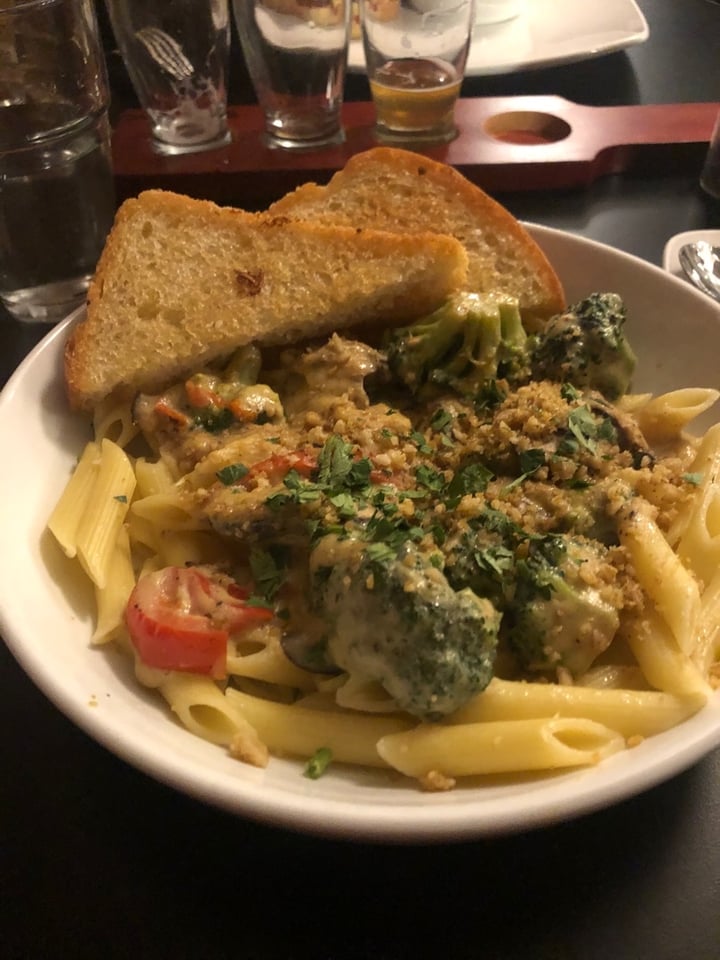 review photo of Detroit Street Filling Station Cauliflower Alfredo Pasta shared by @corimiller on 26 Jan 2020 - review