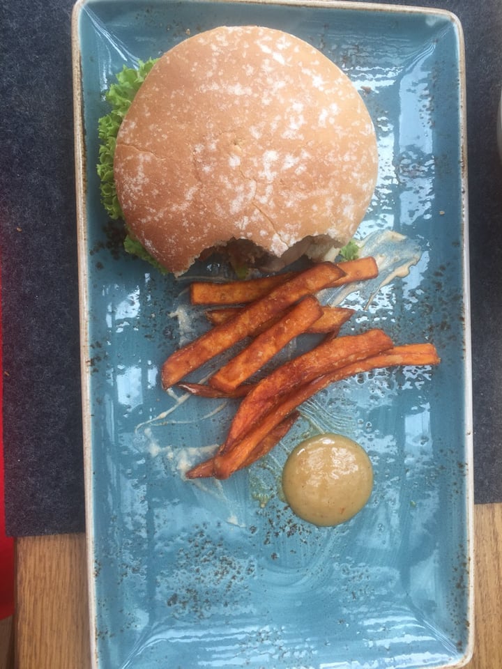 photo of Hans Im Glück German Burgergrill WOLPERTINGER shared by @janicita79 on  09 Aug 2018 - review