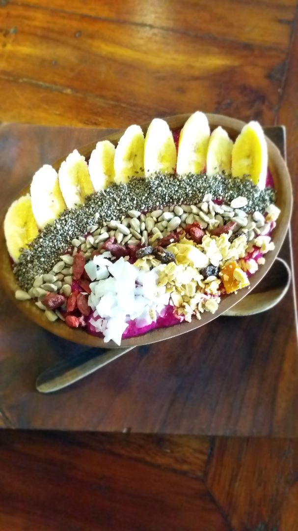 photo of Buddha Bowl Dragon Fruit Smoothie Bowl shared by @paulac on  11 Oct 2018 - review