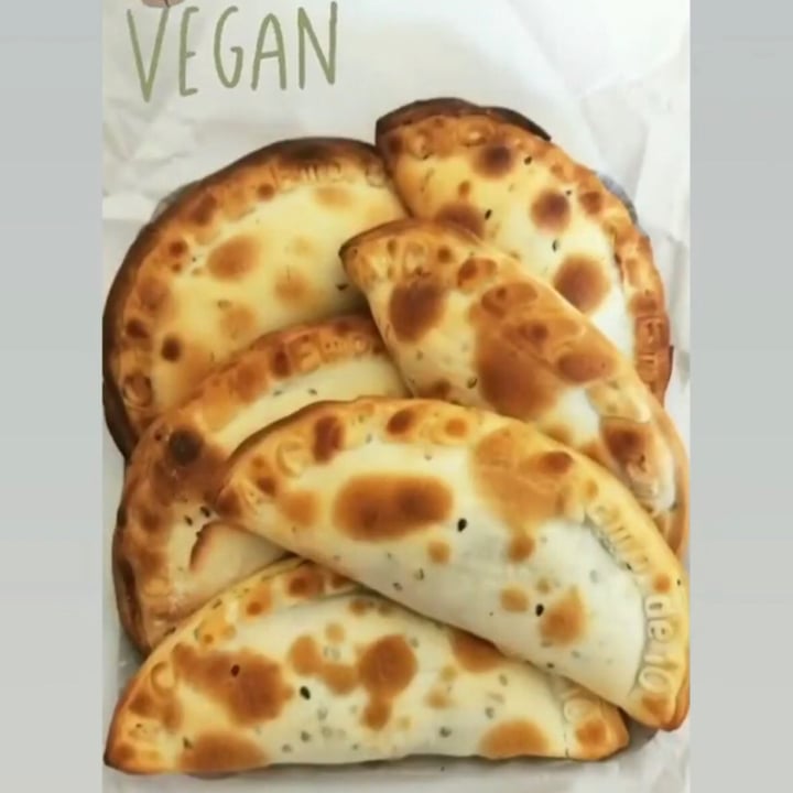 review photo of Empanadas de 10 Empanada De Carne Vegetal shared by @florcalcagno on 18 Aug 2020 - review