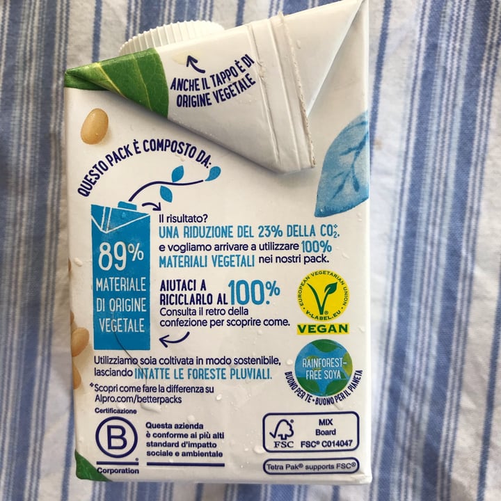 photo of Alpro 100% vegetale soia ricco in proteine shared by @alessialuna on  30 Jun 2022 - review