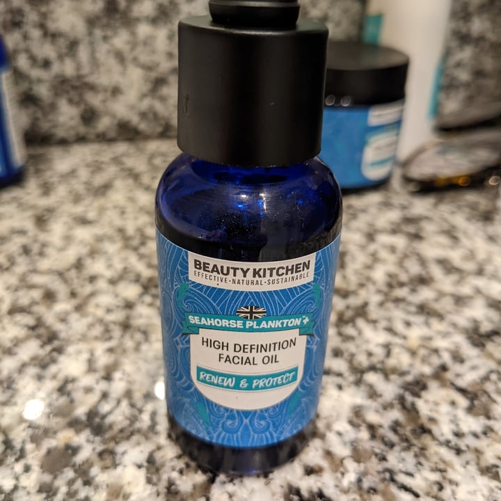 review photo of Beauty Kitchen High Definition Facial Oil shared by @stephiewaite on 29 May 2022 - review