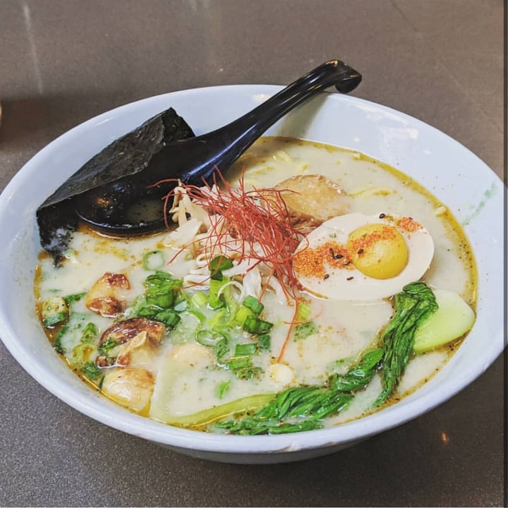 review photo of Ramen Hood Garlic Ramen shared by @csloan on 19 Jun 2022 - review