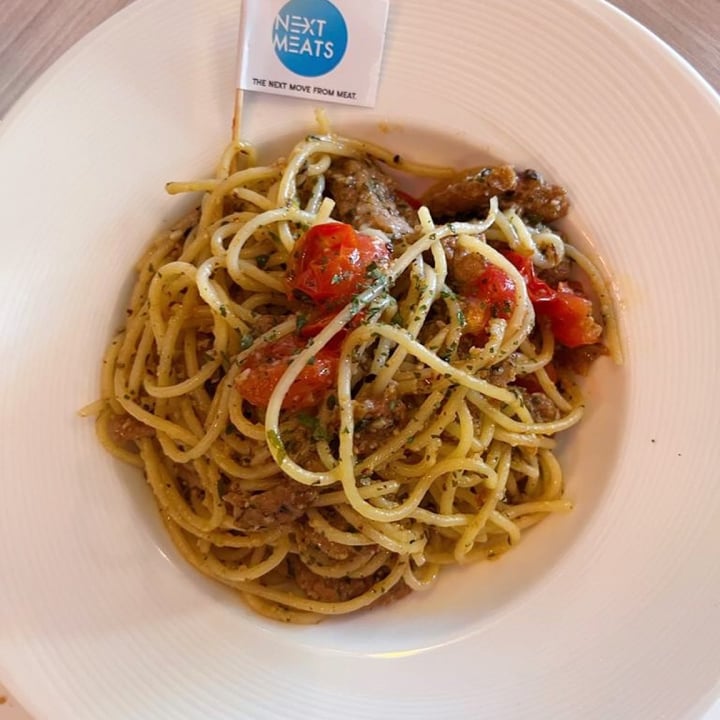 review photo of The Rebel Company Cafe & Bar yakiniku Beef aglio olio shared by @nhlx on 19 May 2022 - review