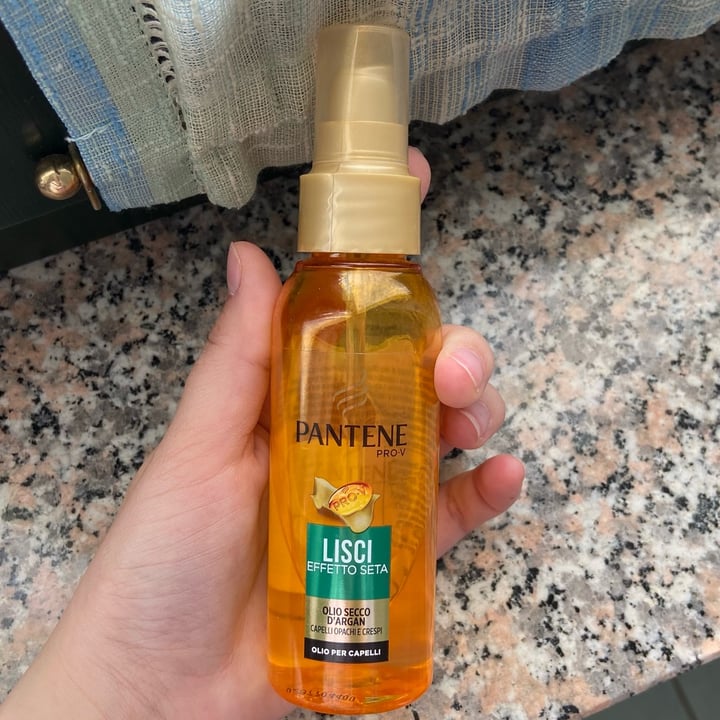 photo of Pantene Olio secco capelli lisci shared by @saraagarla on  07 Apr 2022 - review