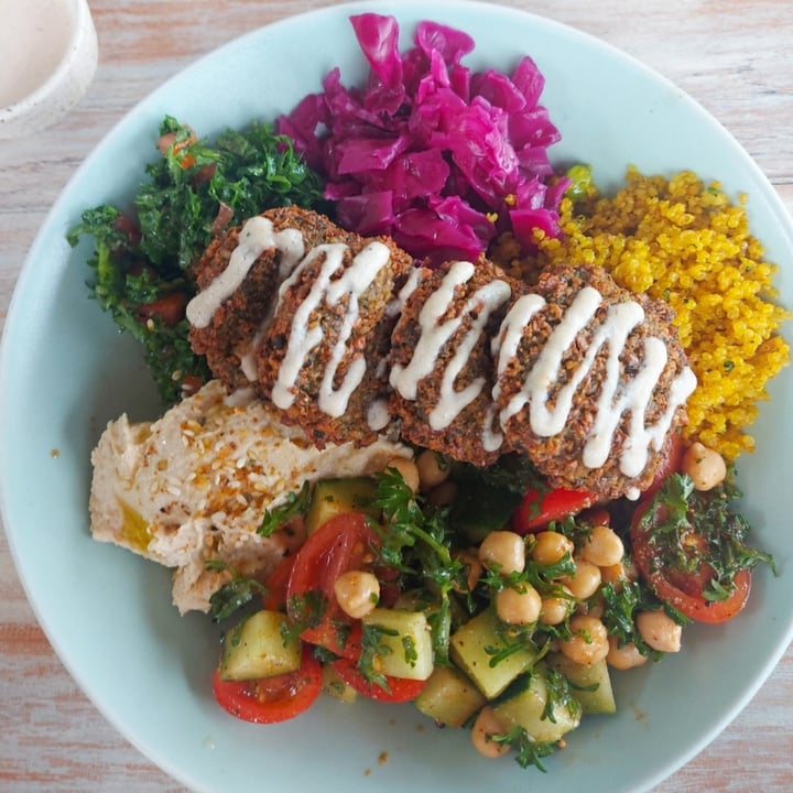 photo of I Am Vegan Babe Cafe Falafel Bowl shared by @anadragalina on  21 Dec 2020 - review