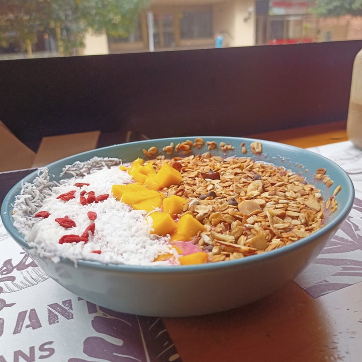 review photo of Veggie Beans and Shakes Shake Berry Bowl shared by @gissellearthling on 20 Sep 2022 - review