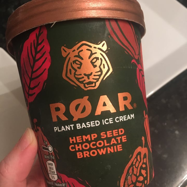 photo of Roar Hemp seed chocolate Brownie ice cream shared by @plantpoweredsteph on  08 Jul 2020 - review