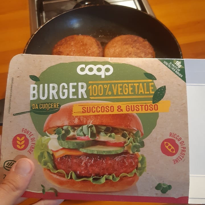 photo of Coop burger 100%vegetale shared by @noemicrimson on  04 Aug 2022 - review