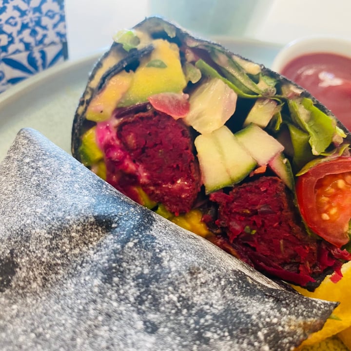 review photo of Blended Health Cafe & Catering The Rainbow Wrap shared by @kelsoeatskindly on 29 Jan 2021 - review