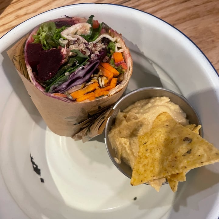 photo of Quinoa Bar Vegetarià Rainbow wrap shared by @sara5 on  18 Oct 2021 - review