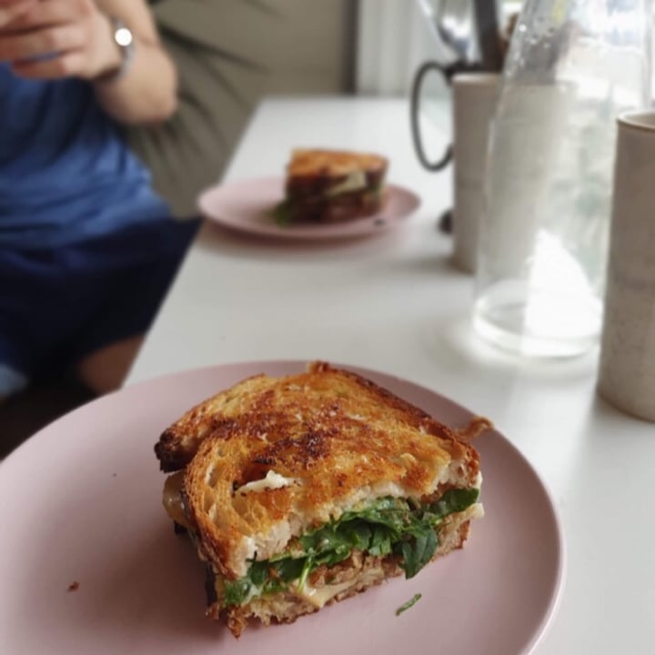 review photo of Mon Chou Bondi Truffe Mushroom Toastie shared by @misterjacobo on 16 Dec 2020 - review