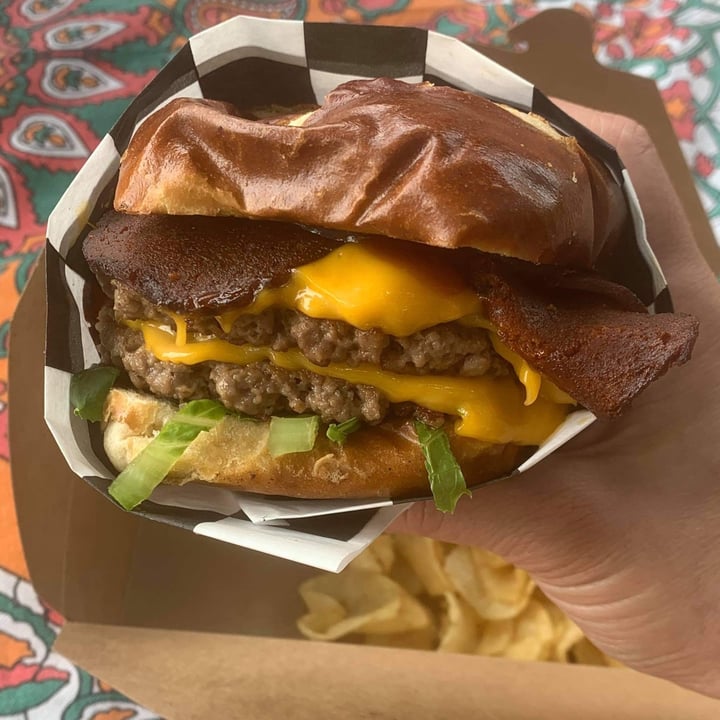 photo of Dutch's BBQ Bacon Burger shared by @choliebot on  20 Jul 2021 - review