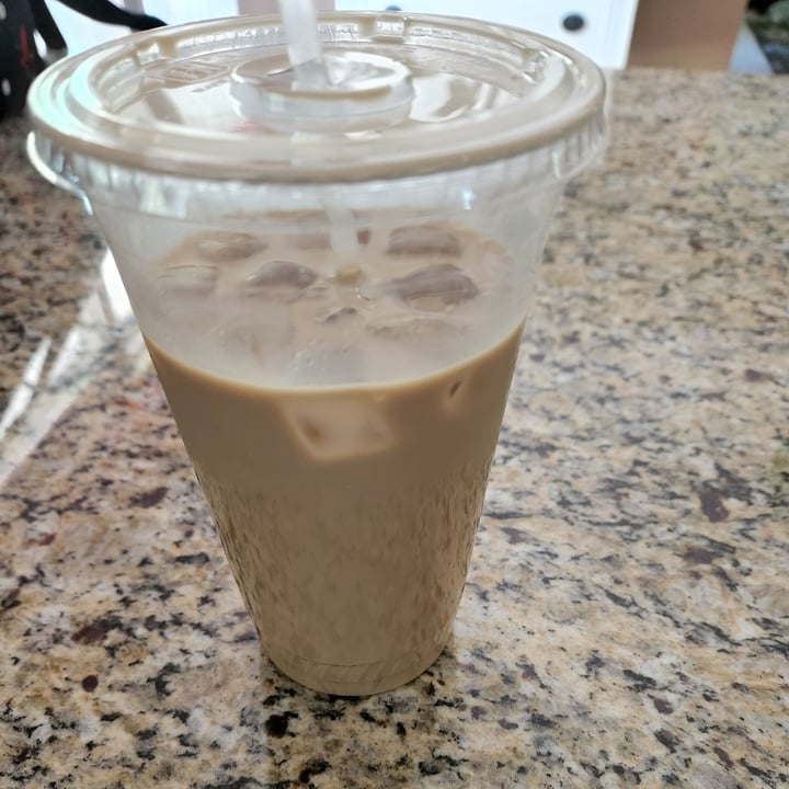 photo of Paula’s Coffee House Oatmilk Iced Latte shared by @luthienmajere on  29 May 2022 - review