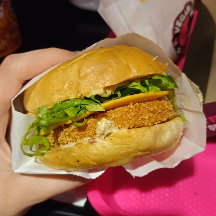 photo of VEGAN FOX Hamburguesa Not Chicken Vegmac shared by @nicotuc on  16 May 2022 - review