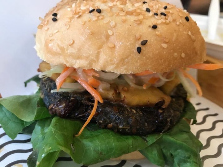photo of El Verdugo Tropical burger shared by @matro on  31 Mar 2020 - review