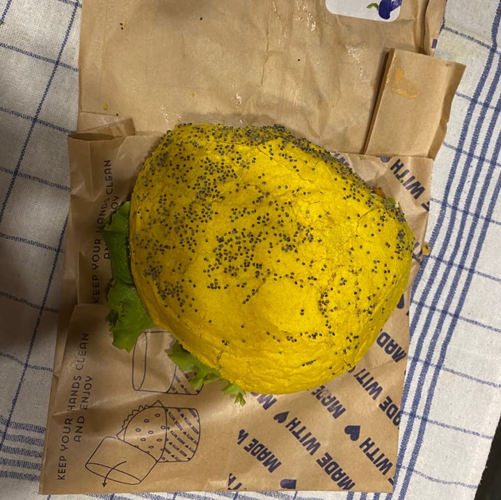 photo of Flower Burger Roma Spicy cecio shared by @bythehearts on  14 May 2020 - review