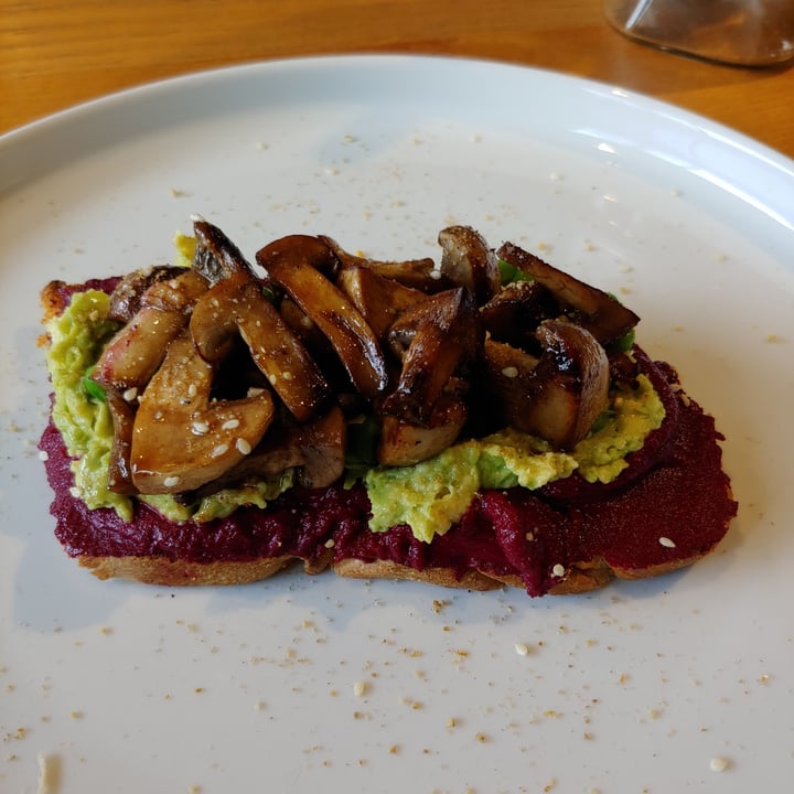 review photo of Bootlegger Kenilworth Beetroot Hummus Toast shared by @kaulana on 14 Oct 2021 - review