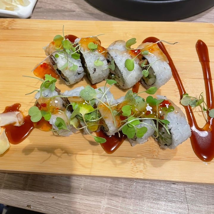 photo of Beyond Sushi (W 37th Street) Ube crunch roll shared by @therileyfarmrescue on  28 Aug 2021 - review