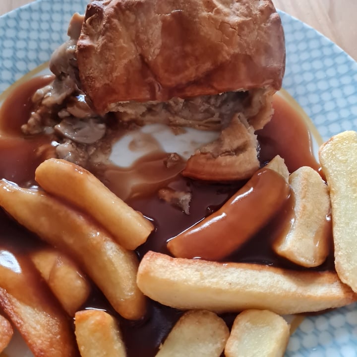 review photo of Pukka Pies Chicken & Mushroom Pie shared by @warrioristhewoman on 19 Dec 2020 - review